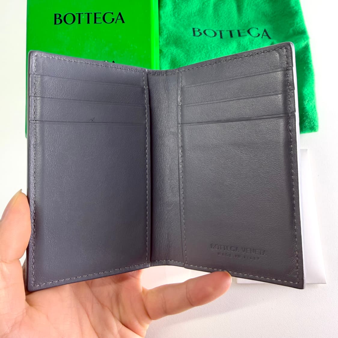 {풀구성/신형} 보테가베네타 맥시 인트레치아토 오거나이저 카드지갑 그레이 상품이미지3