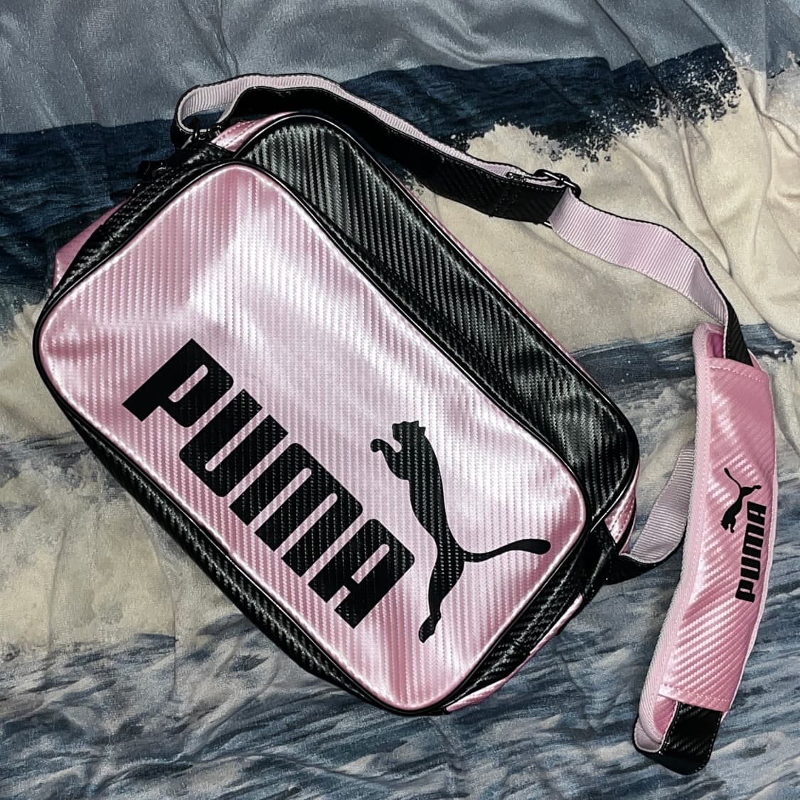Puma Black&Pink glossy cross bag 상품이미지1