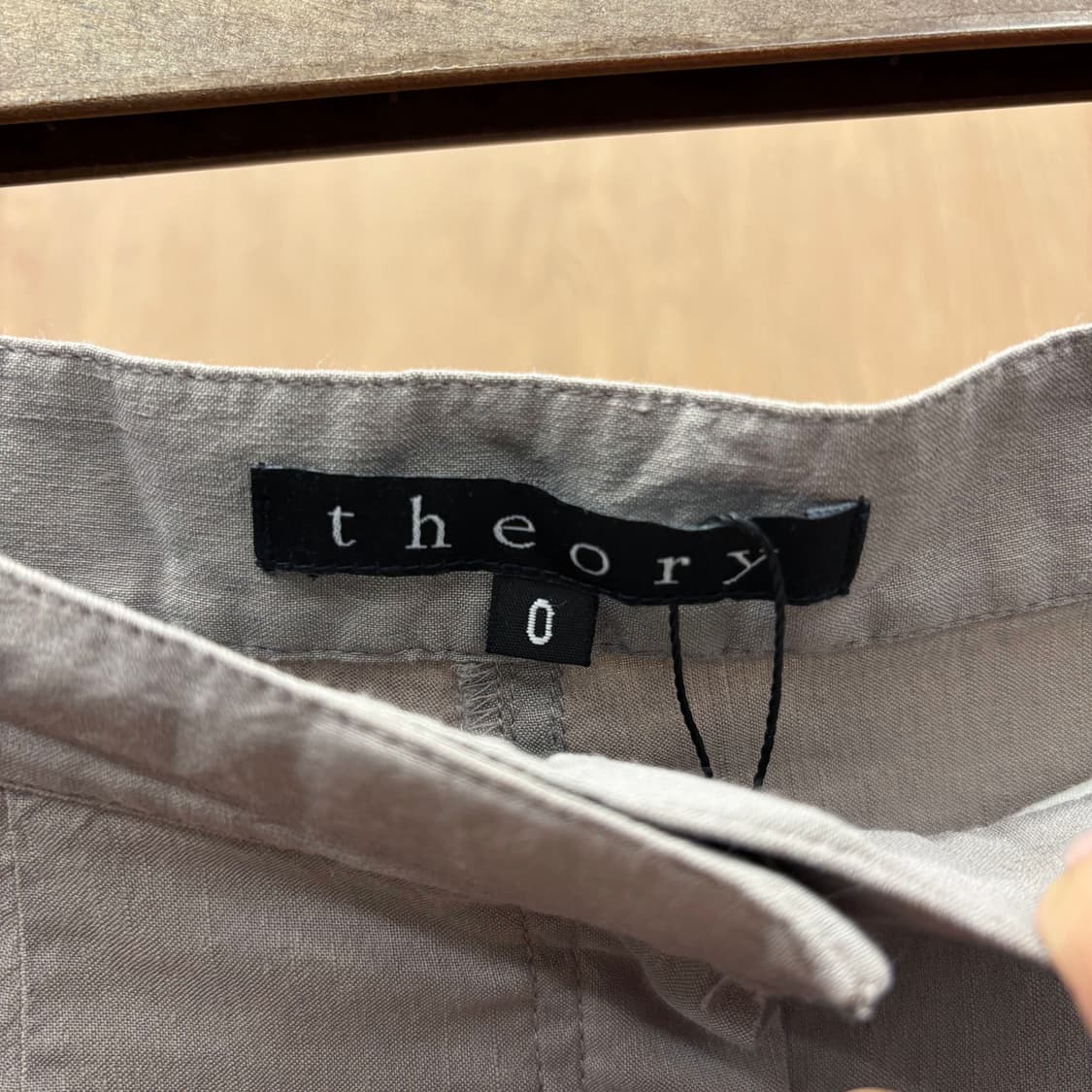 띠어리 카고 팬츠 크런치 텍스처 플랩 포켓 디테일 슬림핏 라이트 그레이 상품이미지6