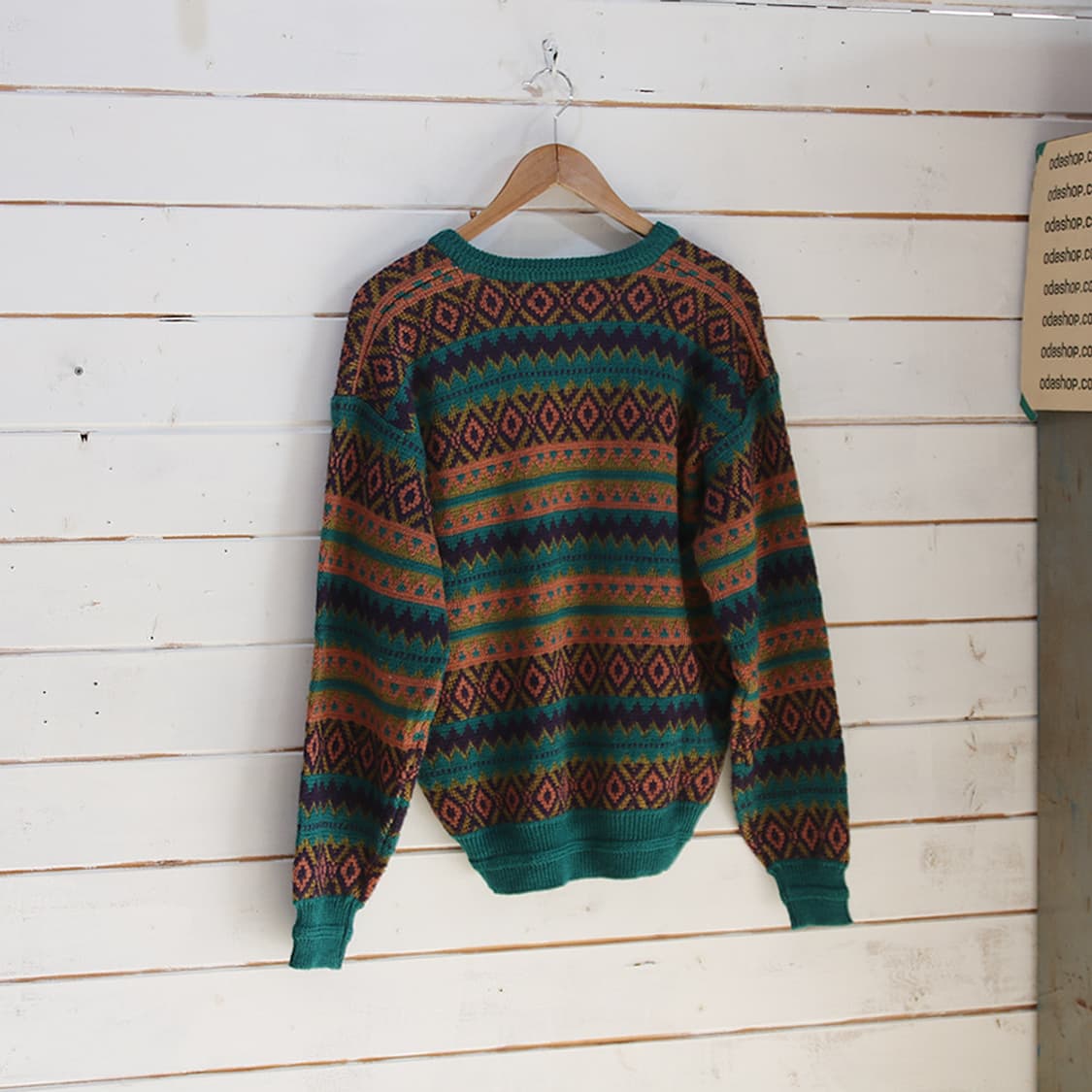 (착용컷) 크로커다일 패턴 브이넥 니트 (남성용 103) 상품이미지2