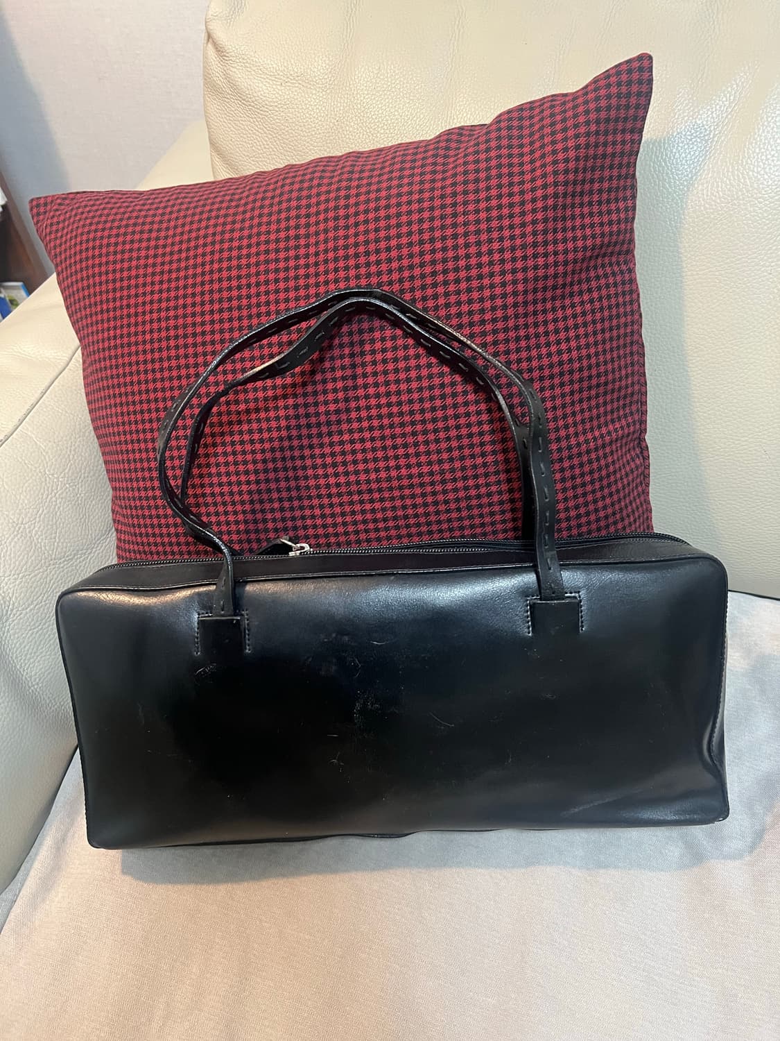 정품 아르마니 블랙 레더 볼링백 상품이미지1