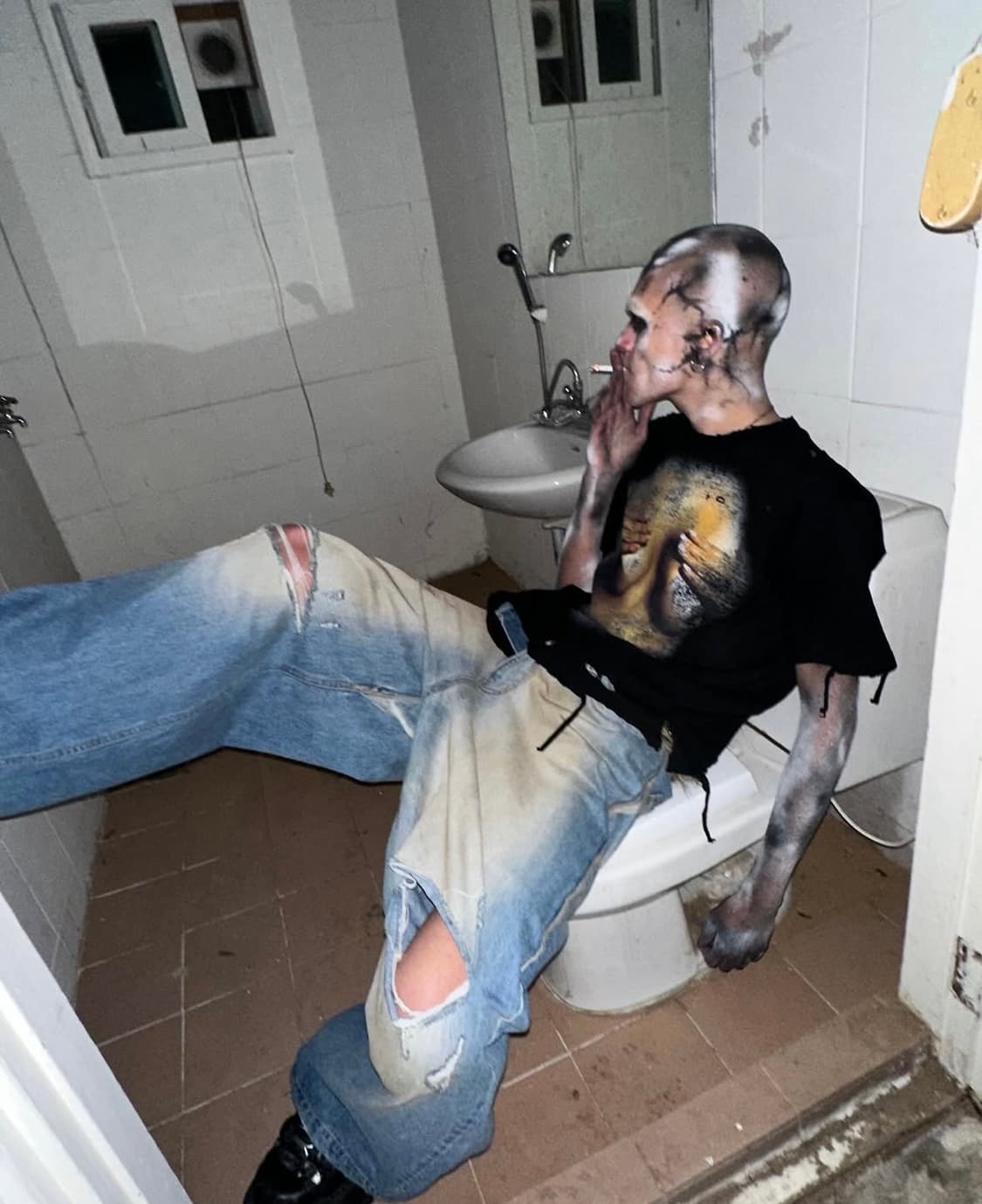 SUNDAYOFFCLUB Distressed Denim 상품이미지2