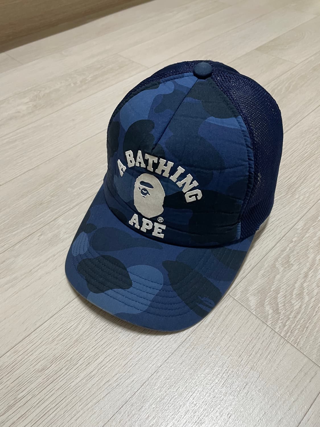 올드 베이프 컬리지 메쉬 캡 상품이미지1