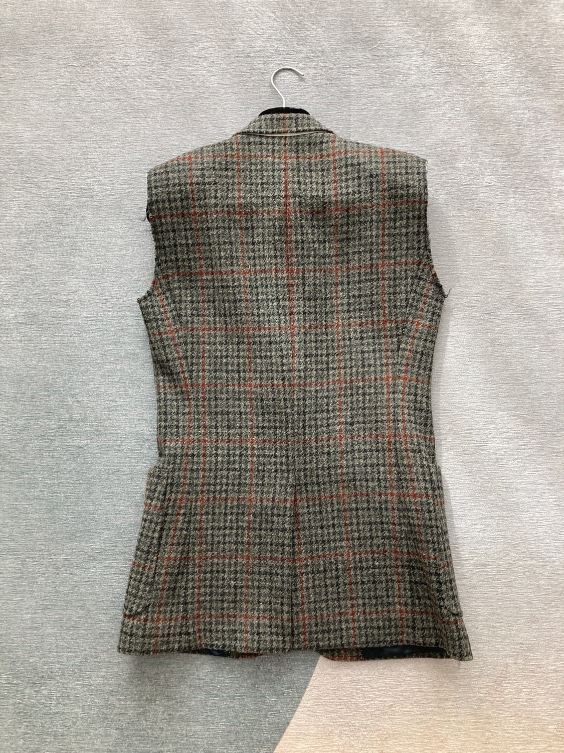 [48] 드리스반노튼 09fw 헤리스트위드 컷팅 울자켓 베스트 상품이미지3