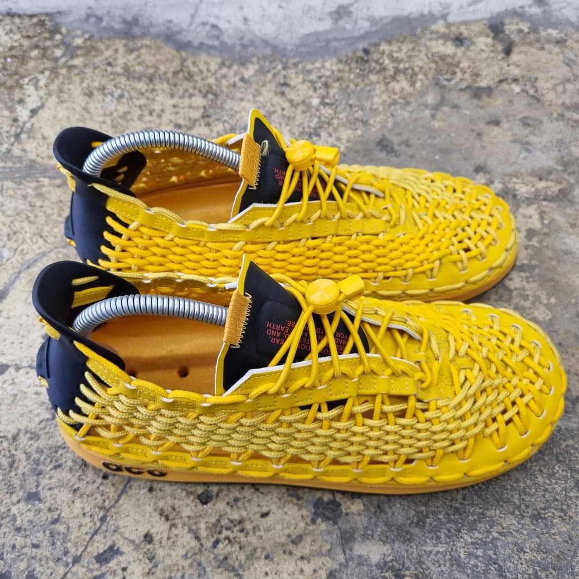 나이키 ACG 워터 캣+ 비비드 설퍼 (270) 상품이미지3