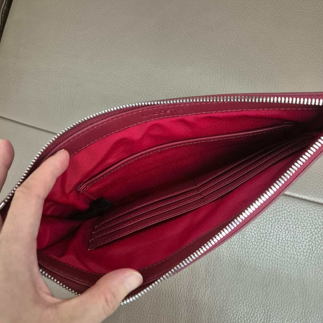 러코스테 버건디 클러치 백 상품이미지3