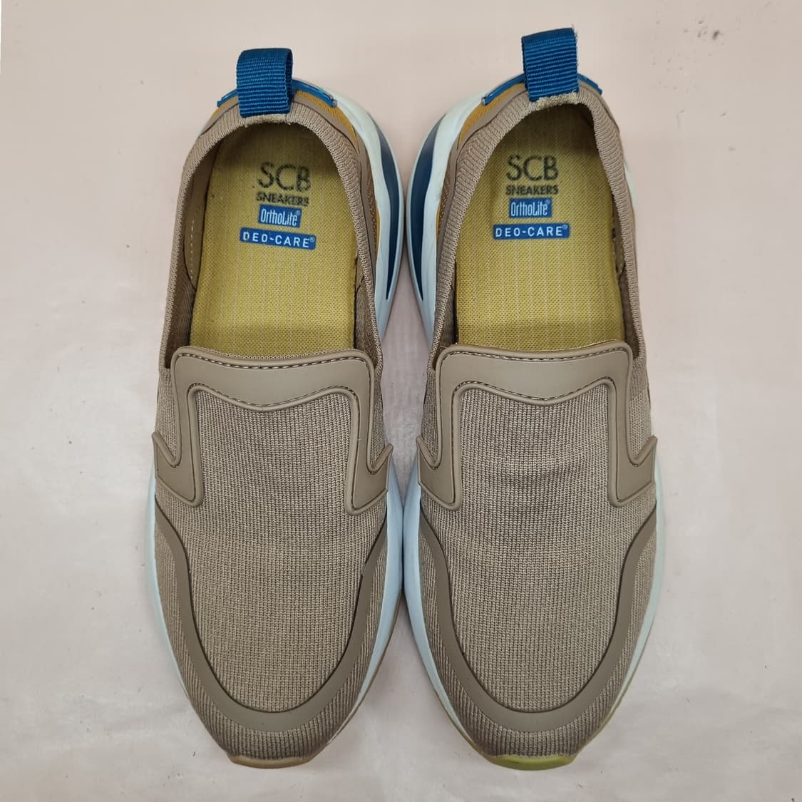 슈콤마보니 베이지 스니커즈 240 상품이미지2