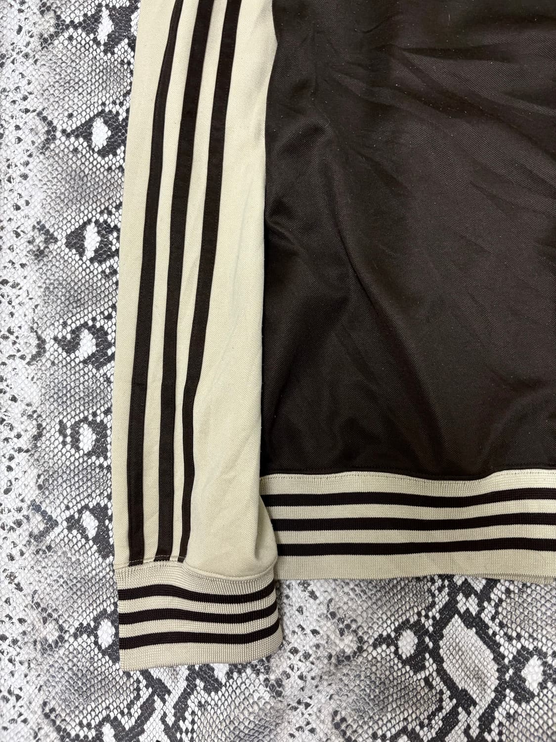 “Adidas” 00‘s Chocolate Brown Jersey 상품이미지8