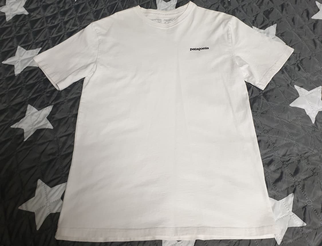 파타고니아 레귤러핏 백 프린팅 반팔티 (S) 상품이미지1