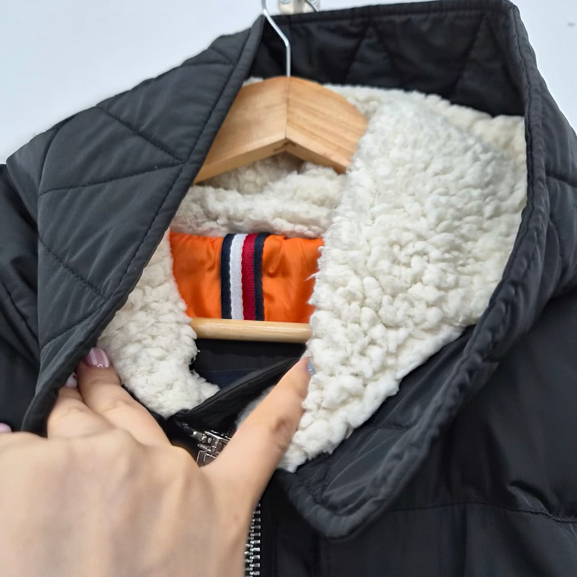 타미힐피거 블랙 패딩 여성 M 상품이미지3