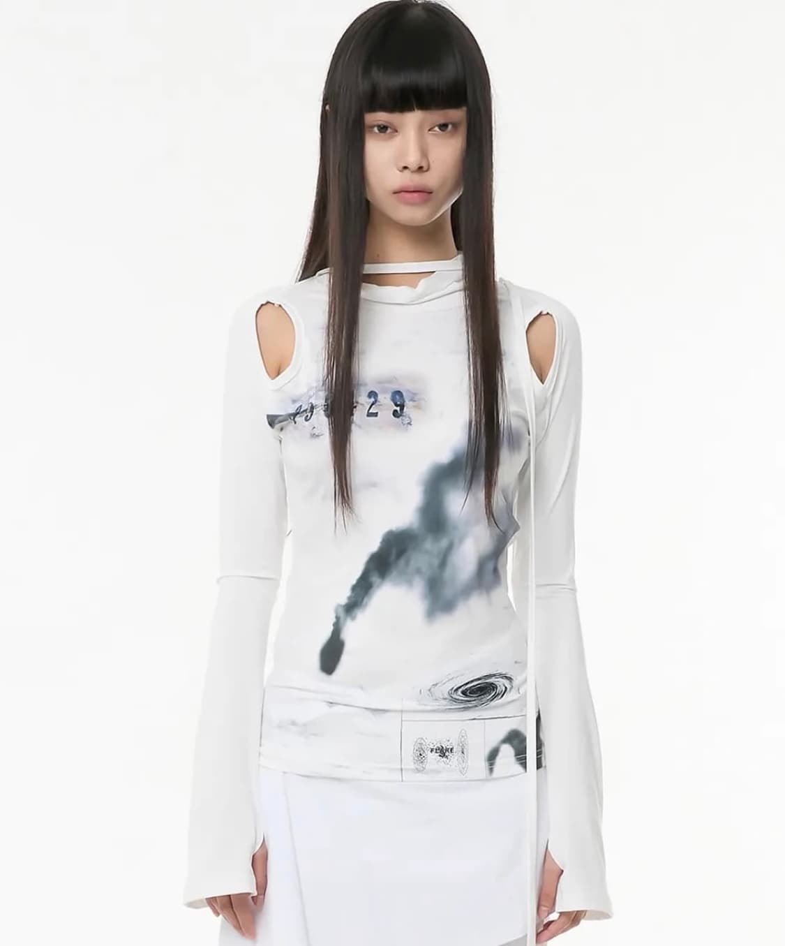 플레어업 Cut-out Turtleneck Long Sleeve 상품이미지1