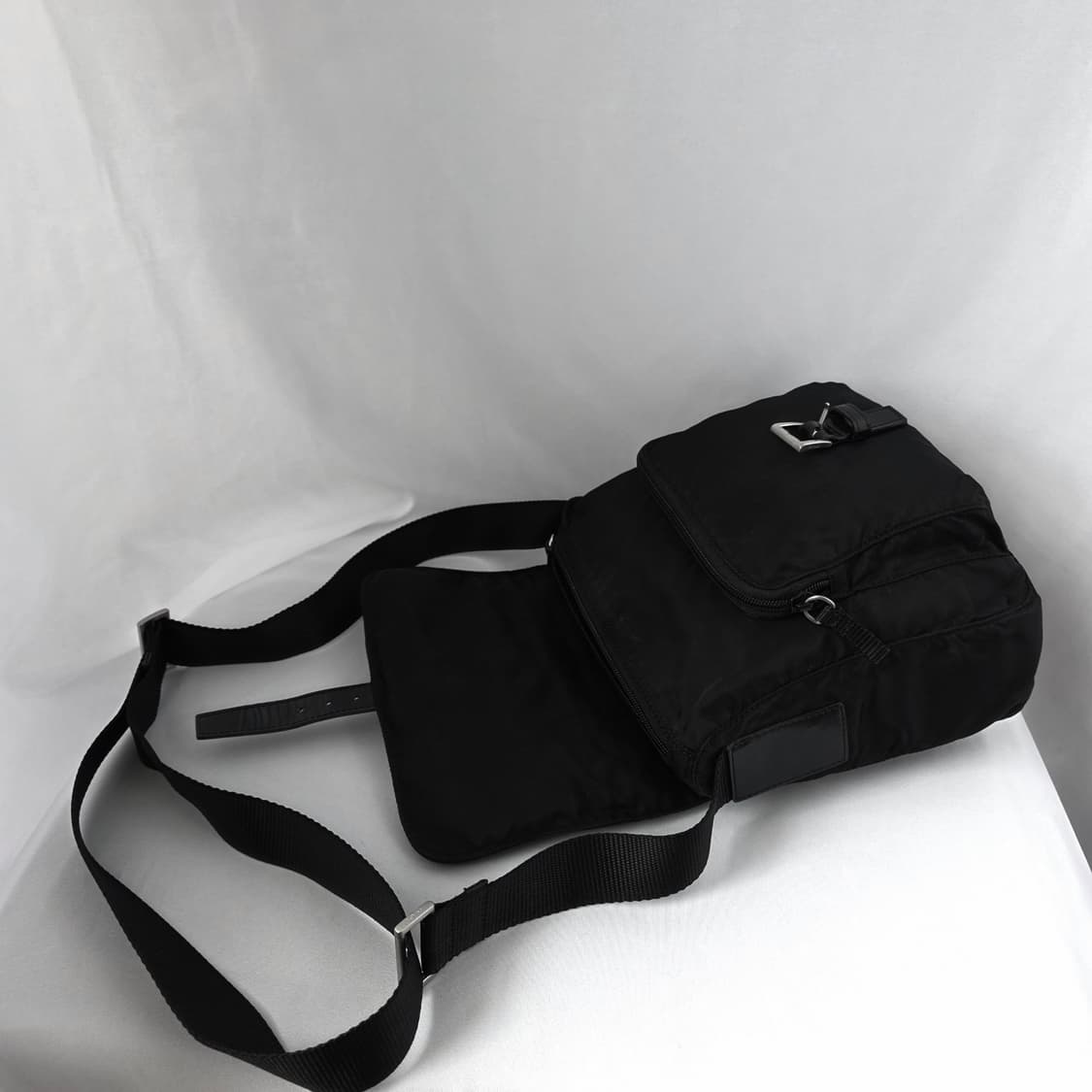 [정품 PRADA] 프라다 포코노 나일론 크로스백 주우재백 남녀공용 상품이미지4