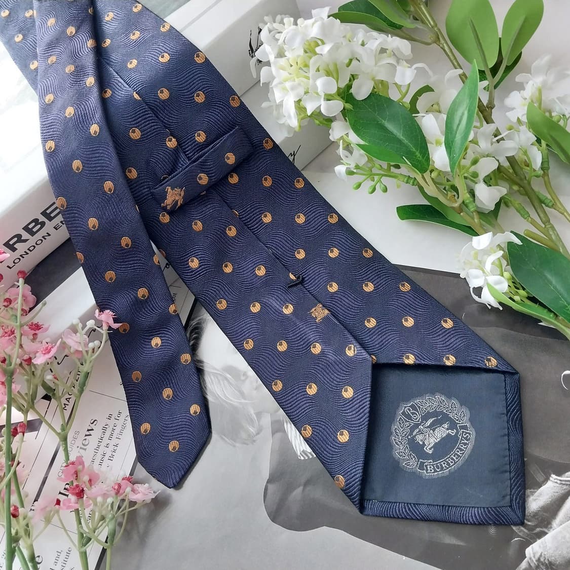 버버리 실크 도트&기마사 자카드 넥타이 9.5cm A+등급 K1531
 상품이미지5