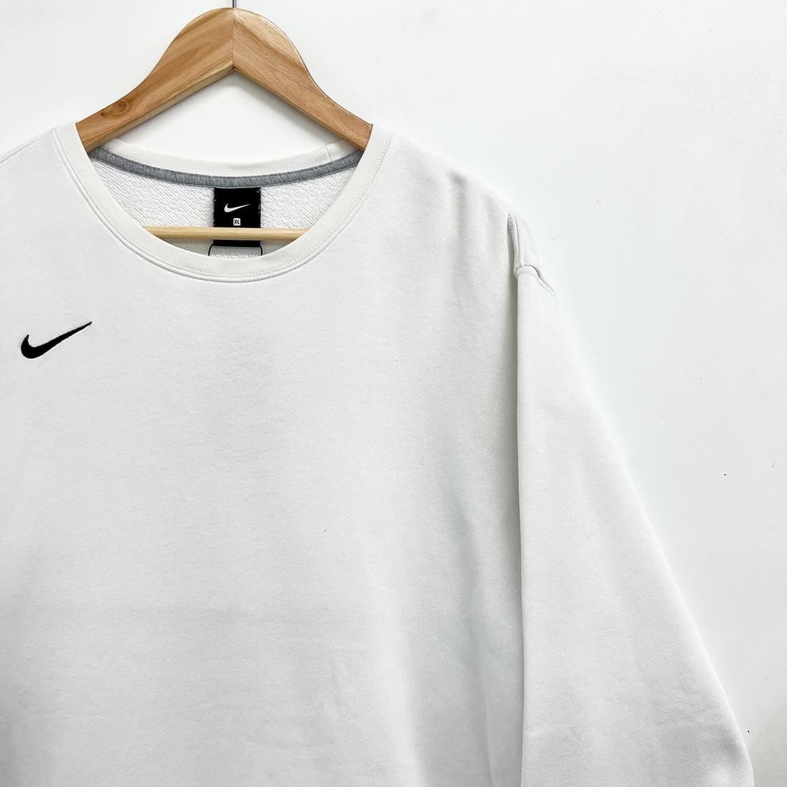 나이키 스우시 오버사이즈 화이트크루넥스웻셔츠 상품이미지3