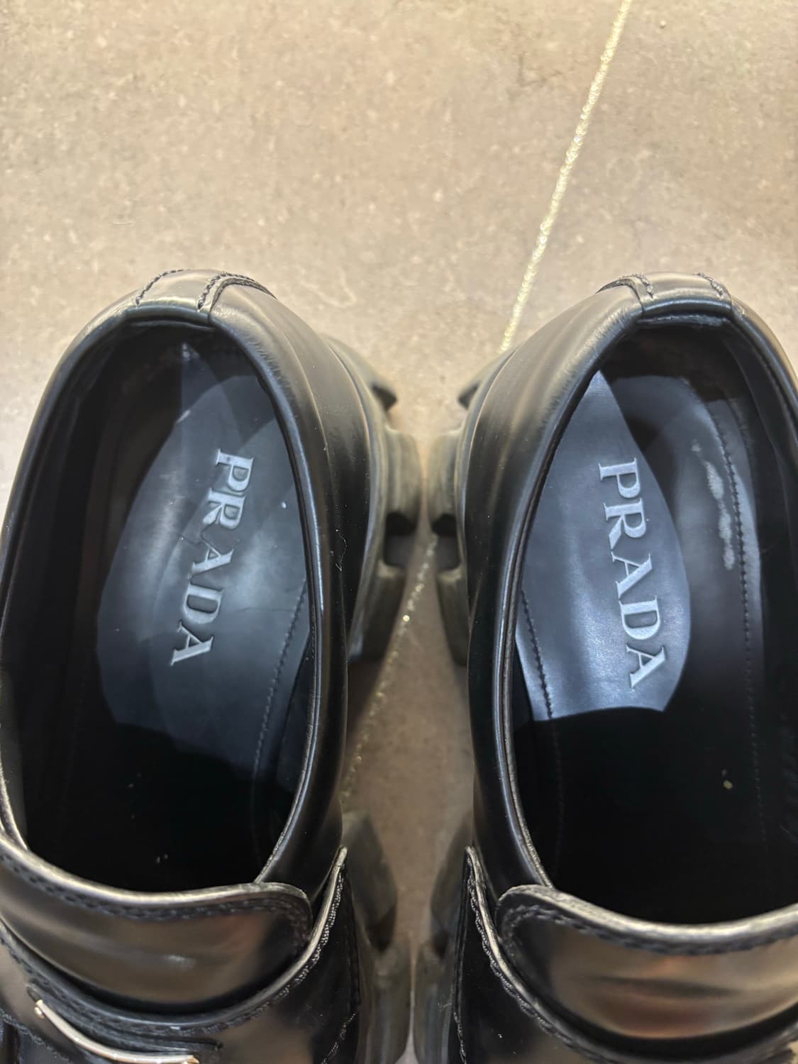 프라다 모놀리스 8.5 팝니다 상품이미지6