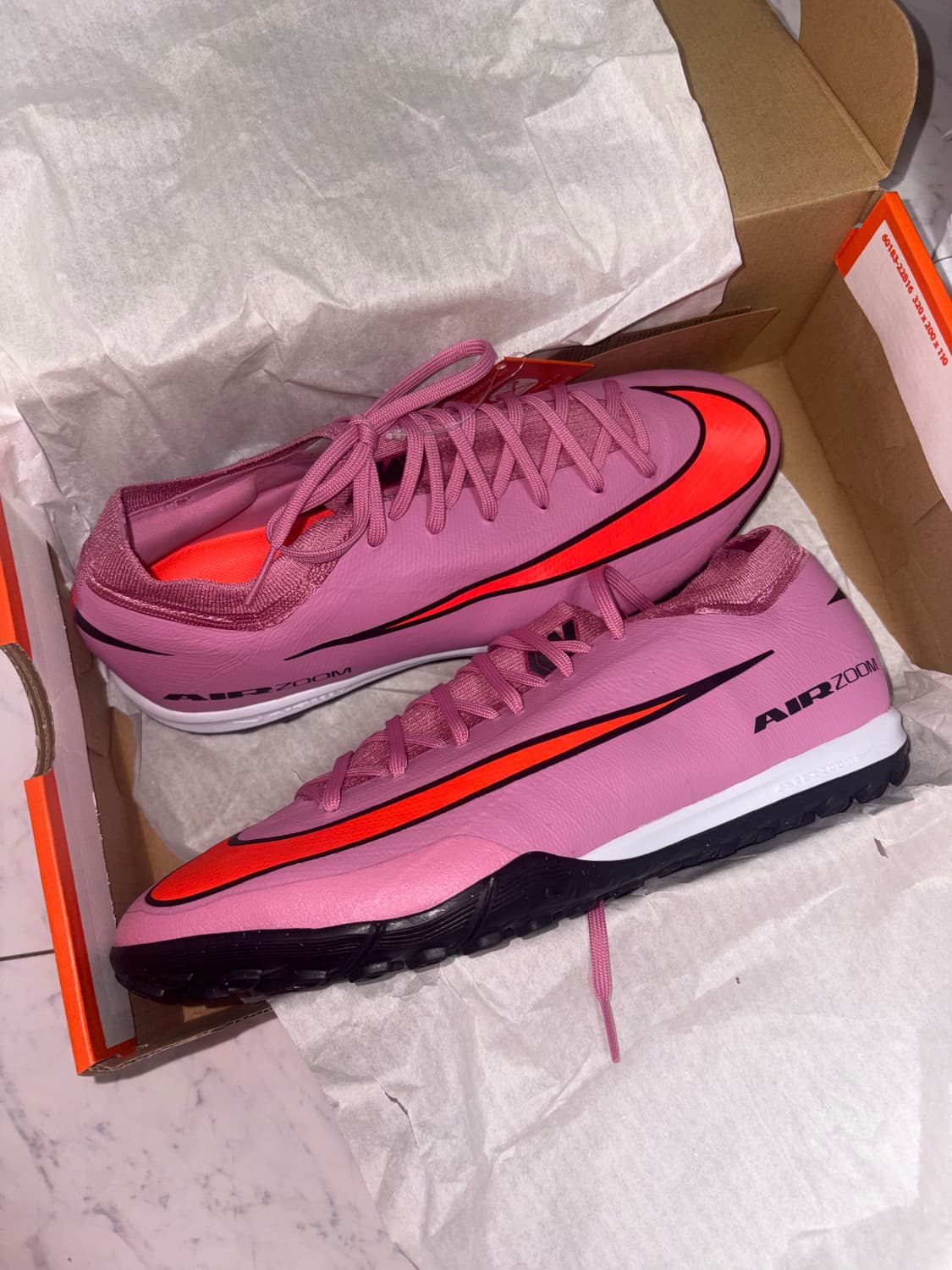 새상품 나이키 줌 베이퍼 16 프로 TF 풋살화 핑크 상품이미지1