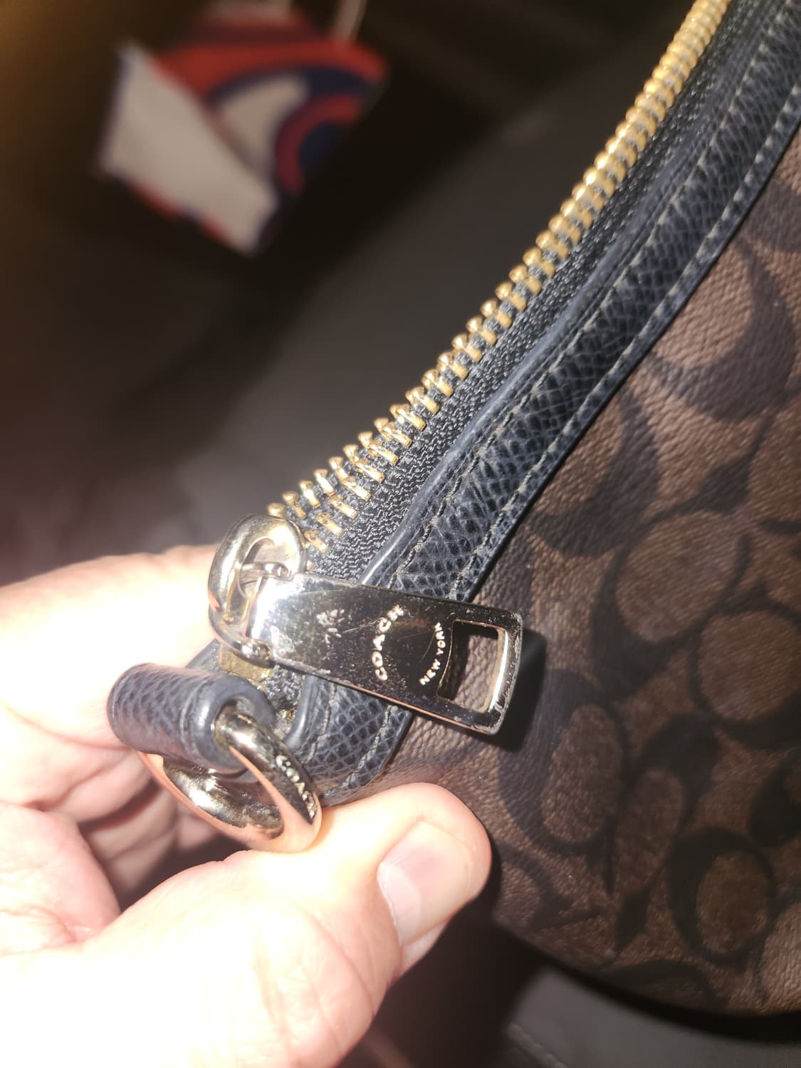 코치 시그니처 PVC 토트백 브라운 블랙 정품 여성가방 상품이미지3