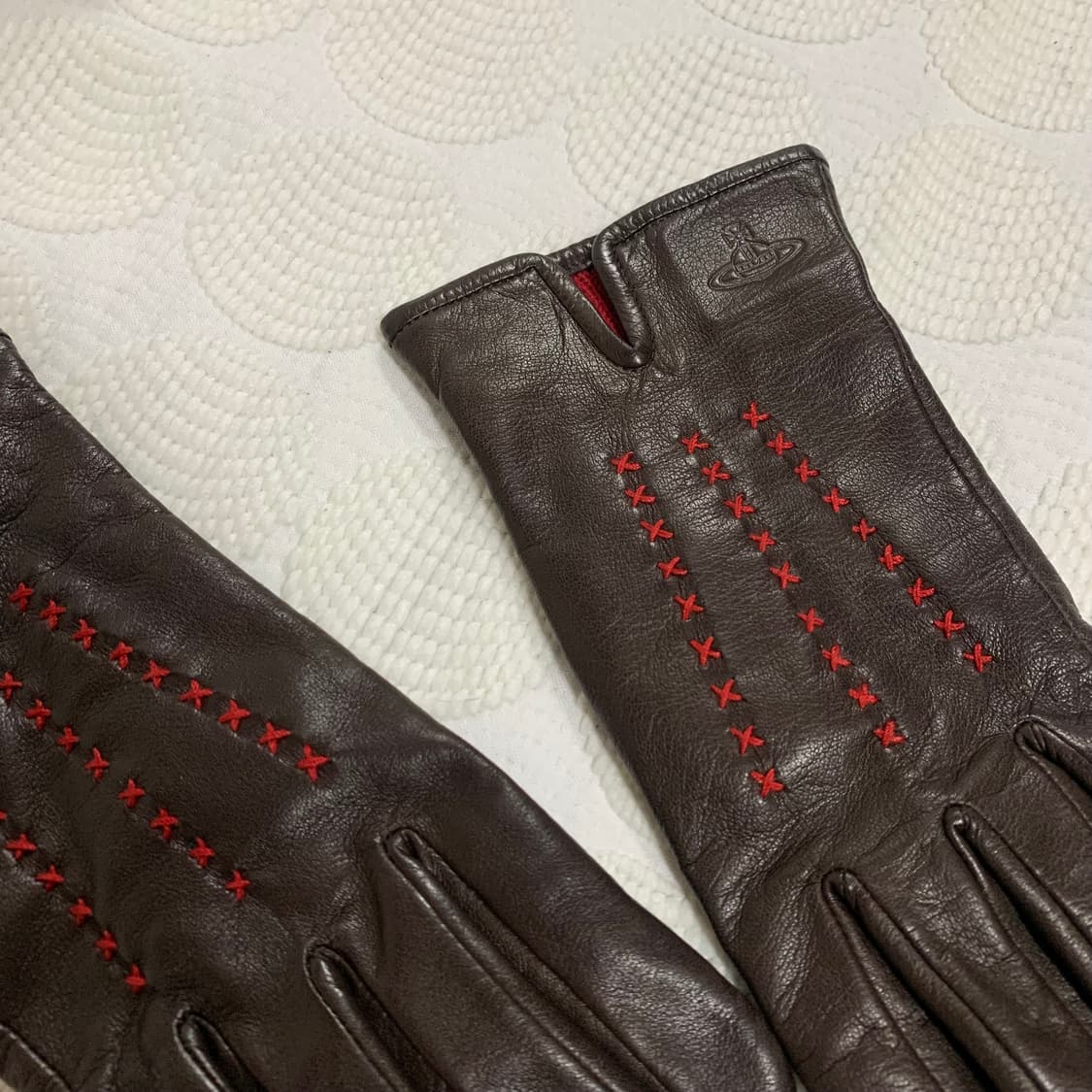 비비안웨스트우드 가죽 스티치 장갑 상품이미지5