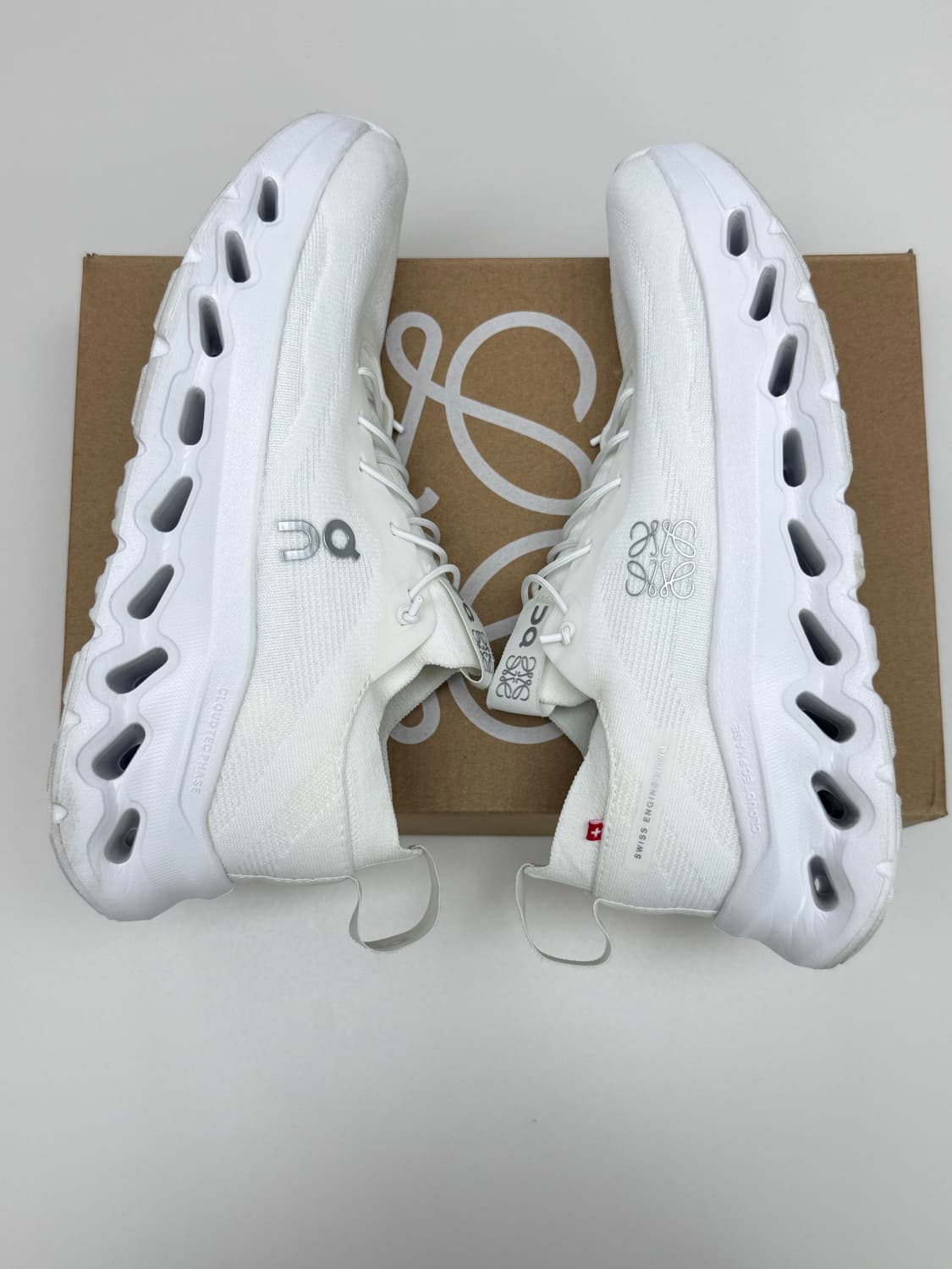 Loewe x On Running 콜라보 Cloudtilt 런닝화 상품이미지4