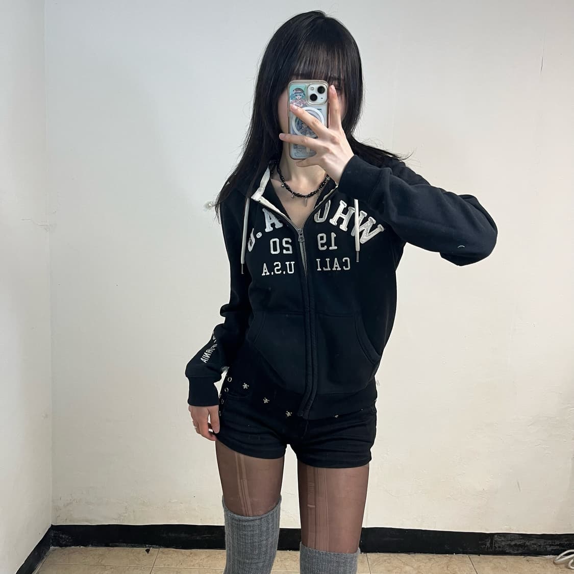 Who.A.U black hoodie zip-up 상품이미지1