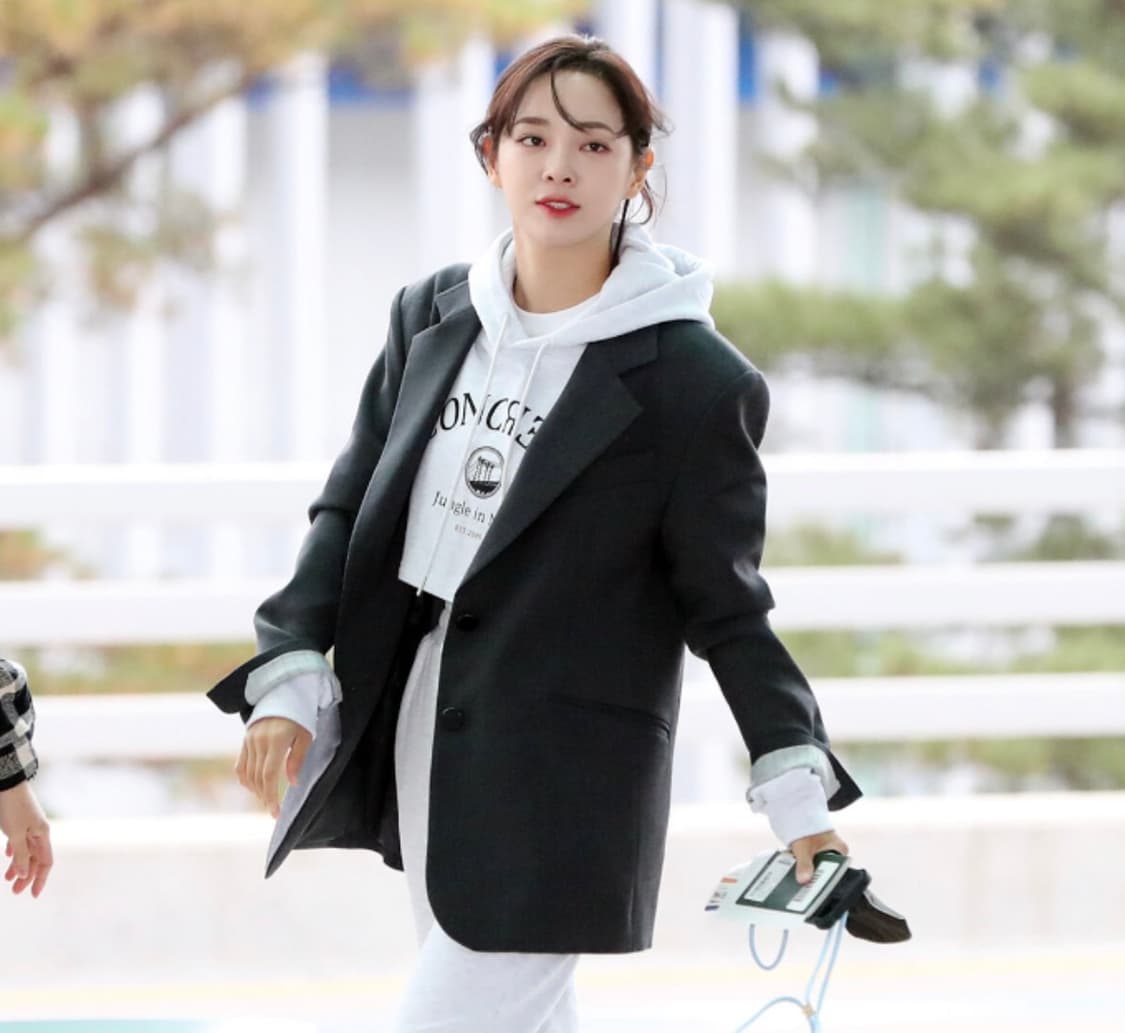 시티브리즈 그래픽 크롭 후드 스웻셔츠_멜란지화이트 상품이미지3