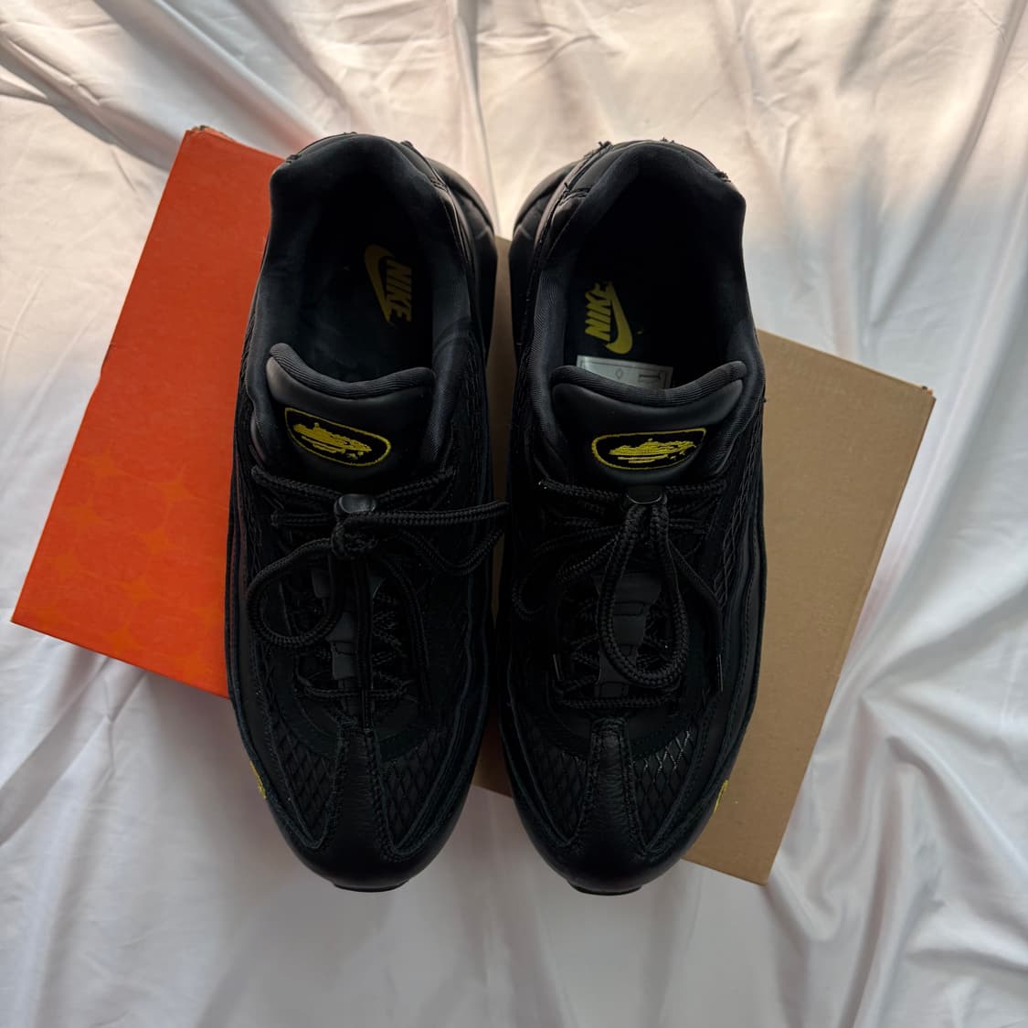 [285] 나이키 x 코르테이즈 에어맥스 95 블랙 앤 투어 옐로우 상품이미지3