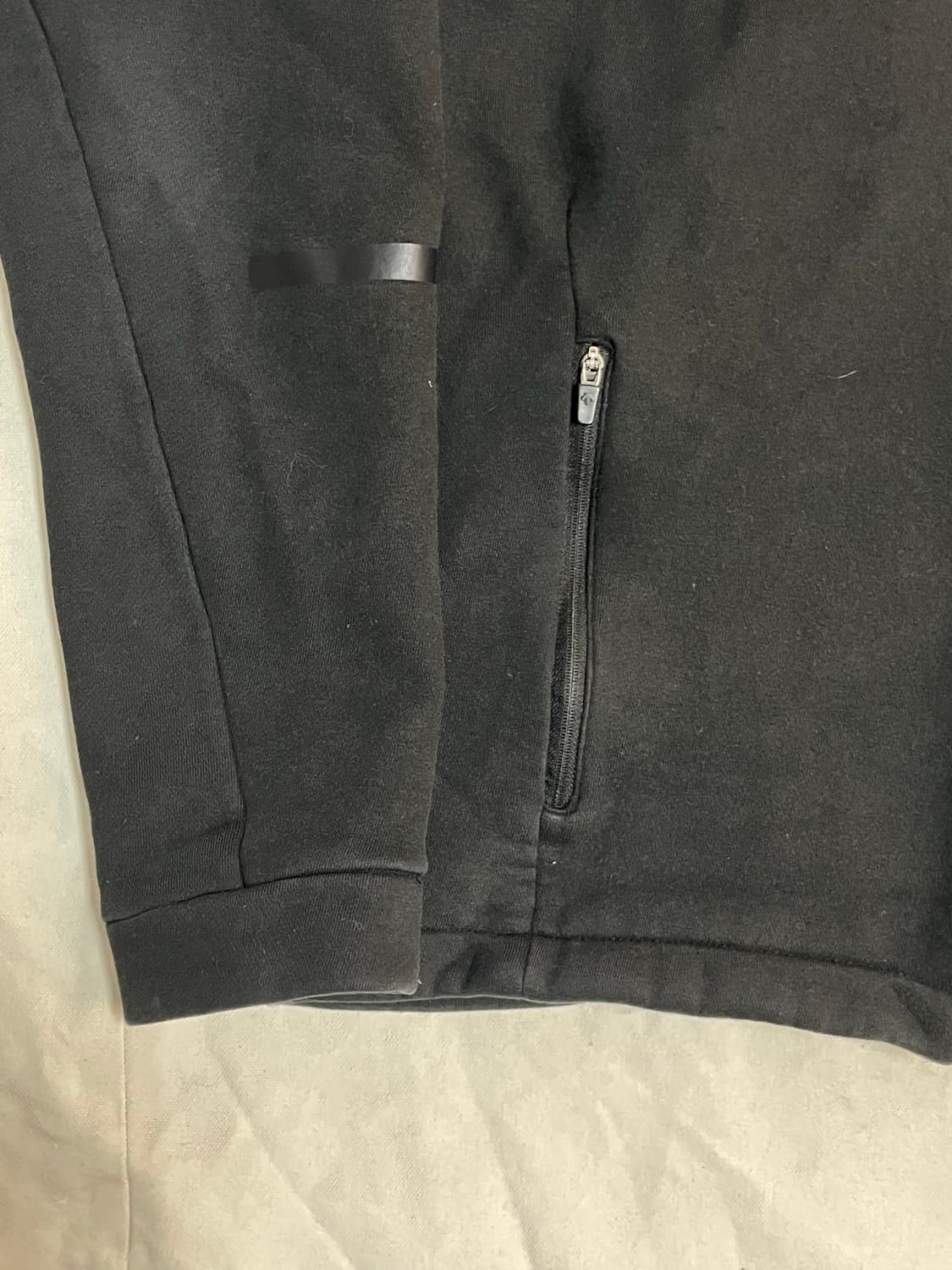 데상트 후드집업  상품이미지3