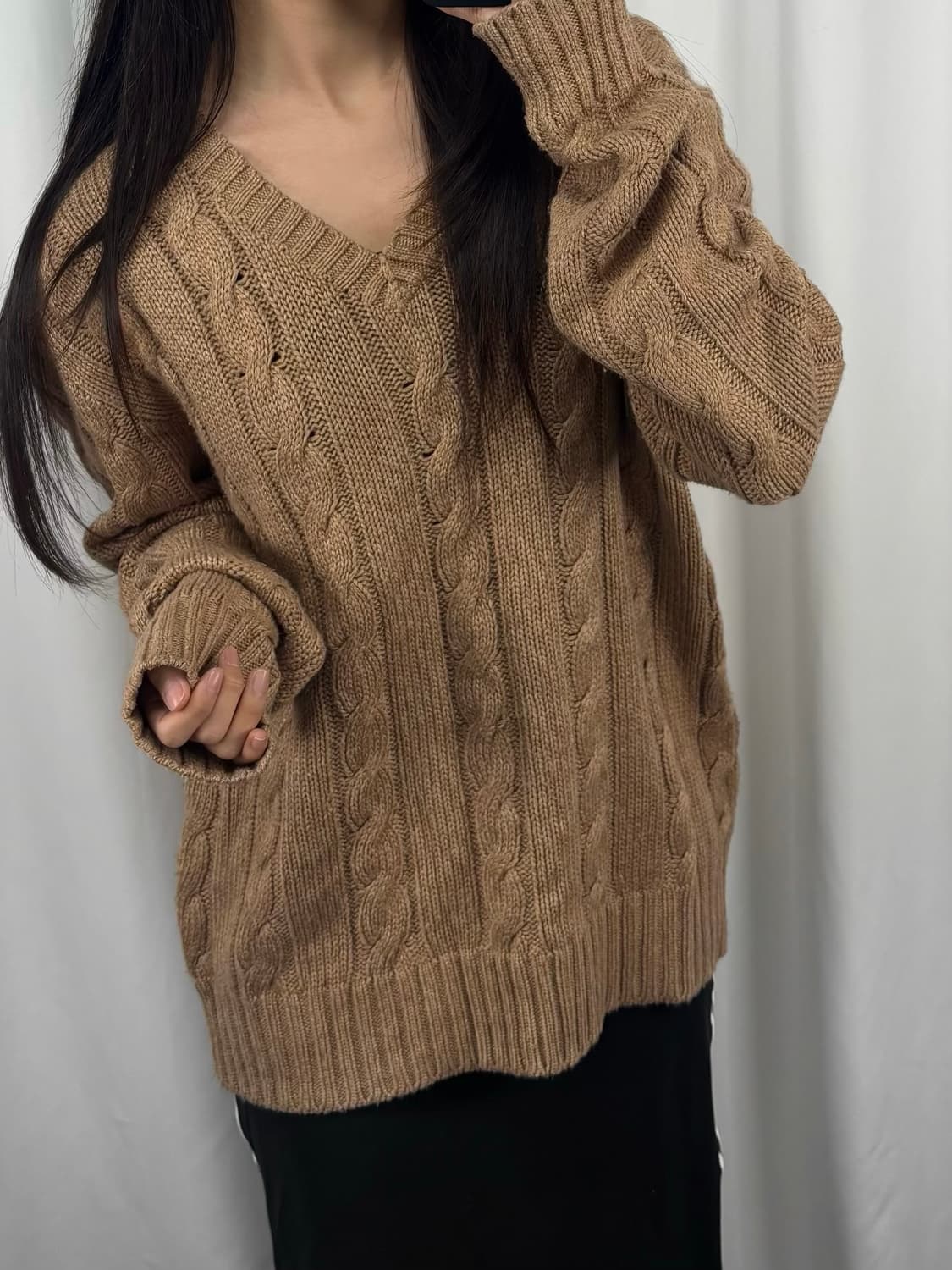 폴로 실크 꽈배기 브이넥 니트 상품이미지1