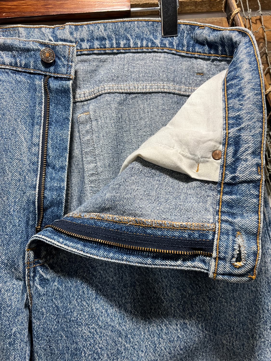 [38]90's 리바이스 USA Made 550 빈티지 워싱 데님 팬츠 상품이미지3