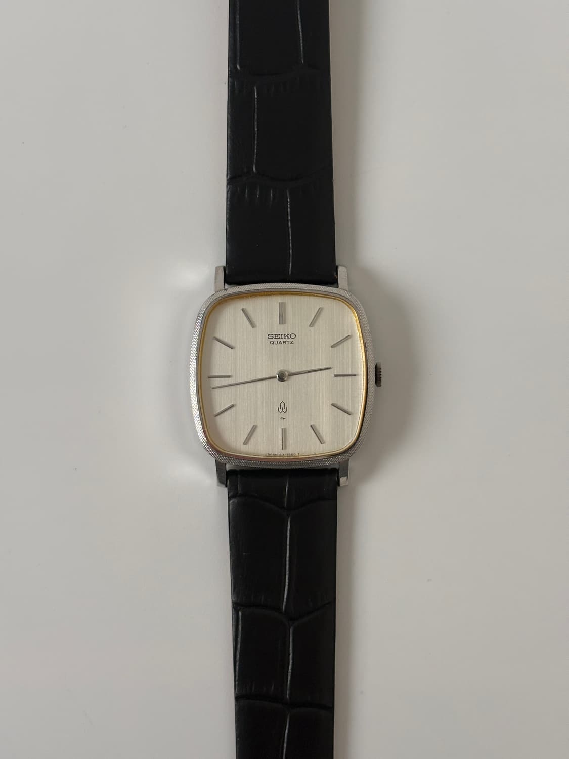 1970s Texture Bezel Silver Square Quartz 상품이미지3