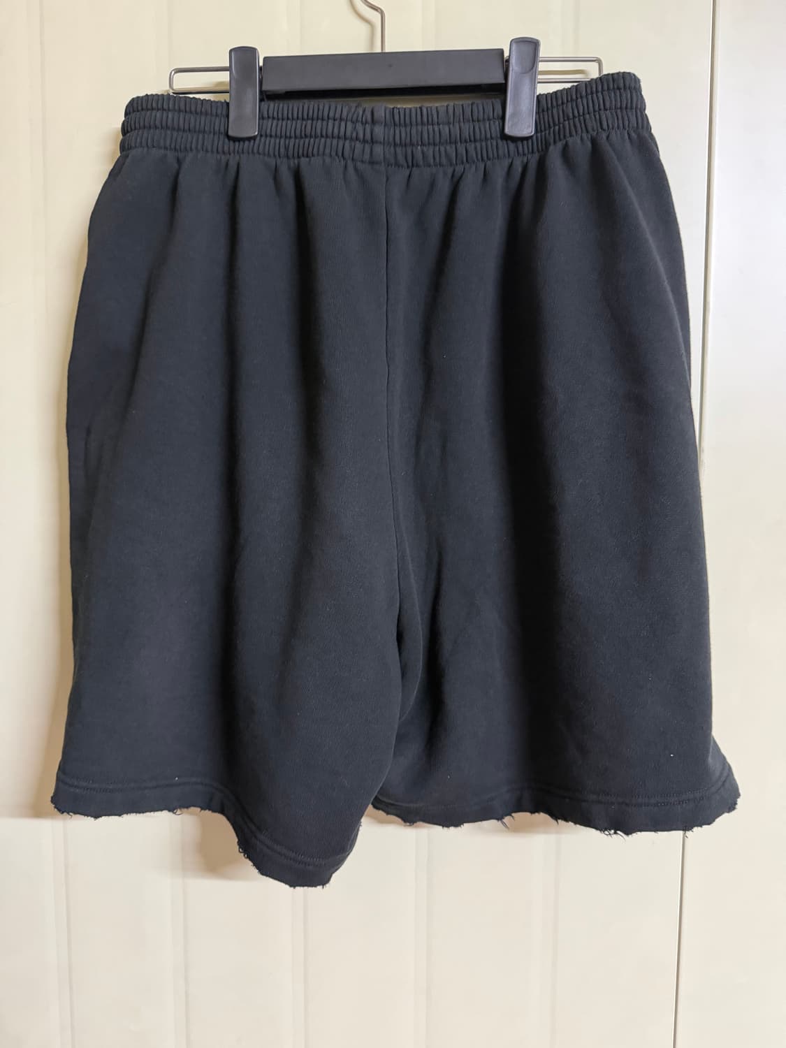 발렌시아가(Balenciaga) 스프레이 폰트 스웨트 쇼츠 s 블랙 상품이미지3