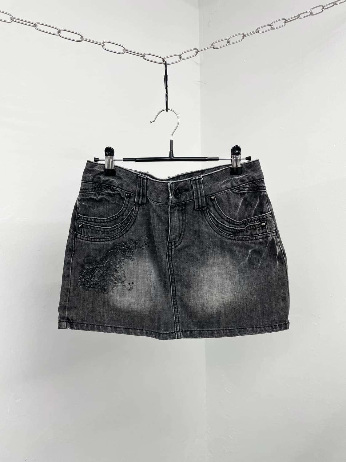 흑청 워싱 자수 스커트 상품이미지1