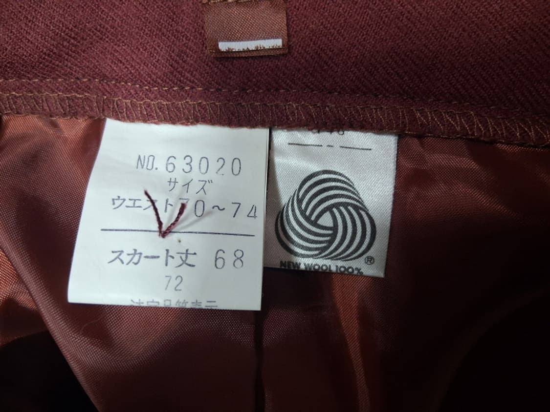 일본빈티지수입 자주색  순모모직 플레어스커트 28 29인치
자주색 
순모 상품이미지7