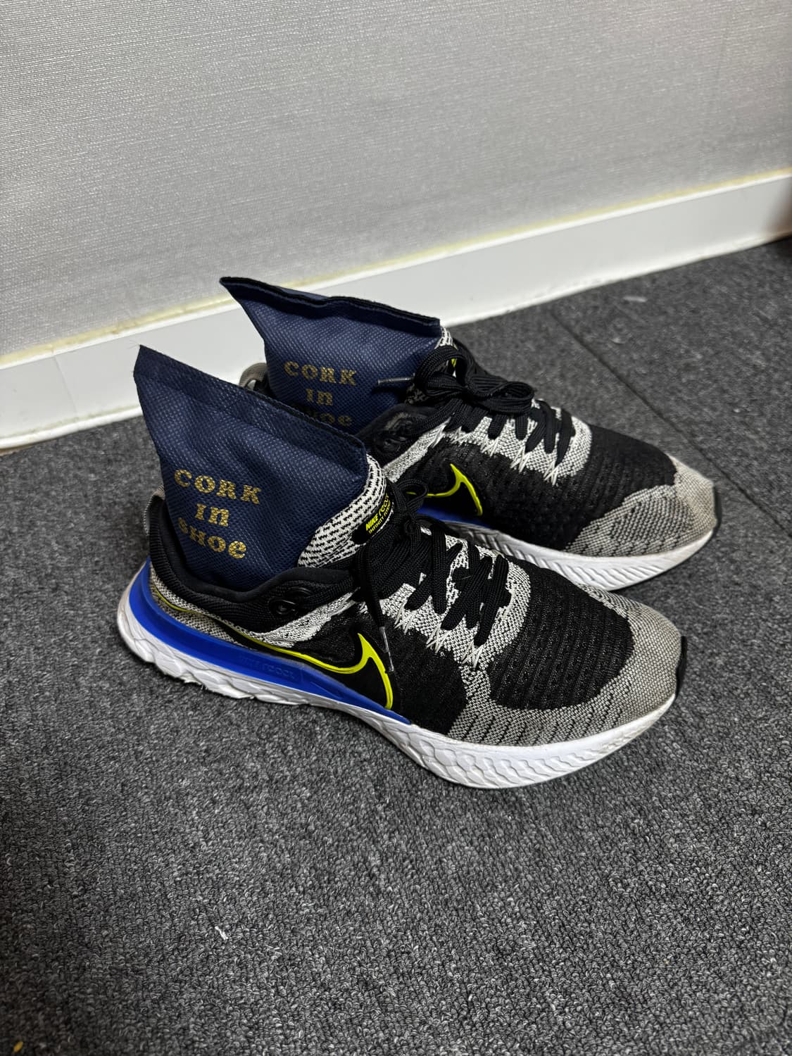 NIKE REACT 플라이니트 러닝화 270 상품이미지1