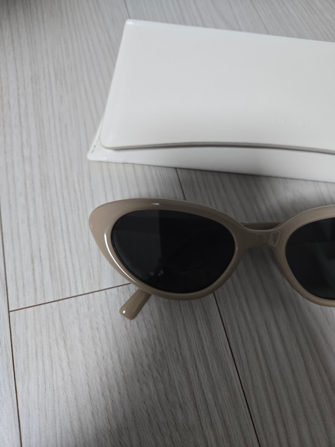 젠틀몬스터 몬드리 베이지 선글라스  상품이미지3