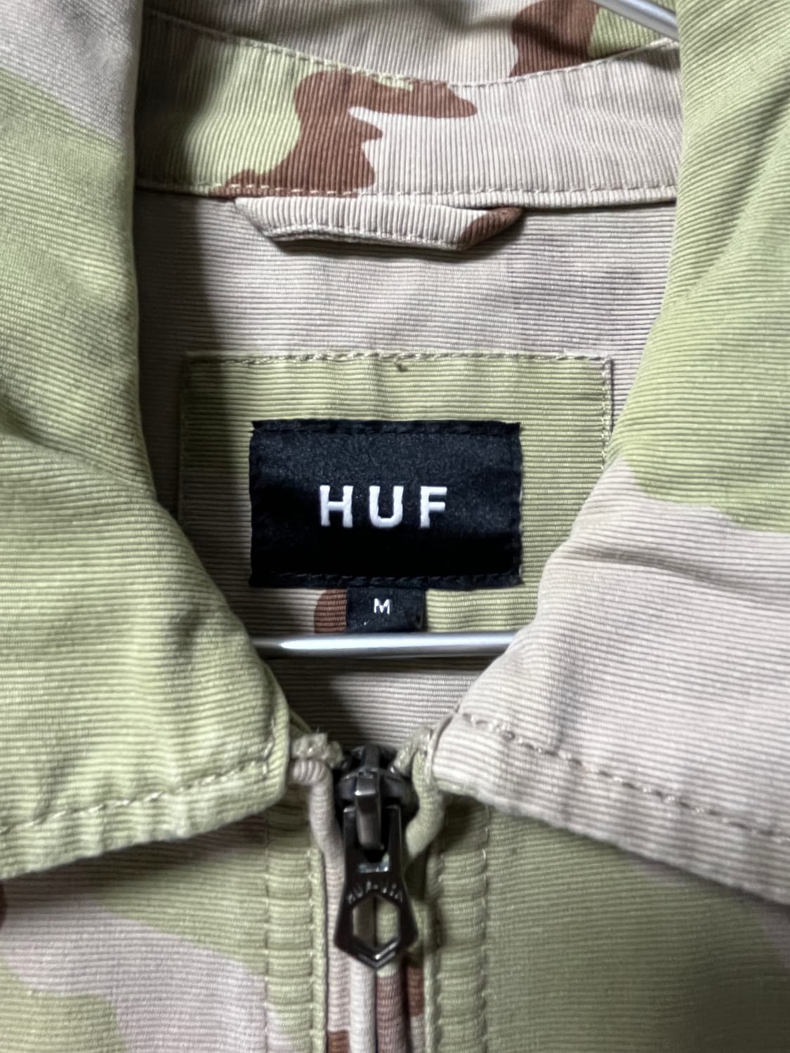 (새상품) HUF 허프 데저트 카모 자켓 m 판매. 상품이미지4