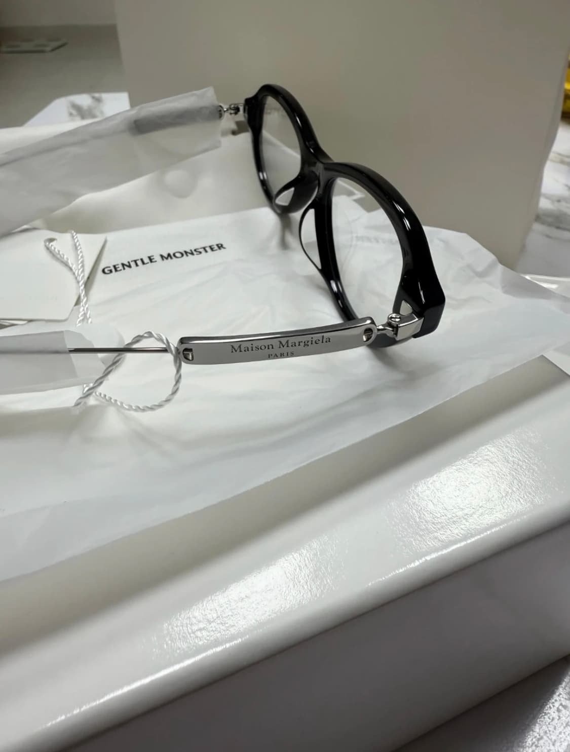 젠틀몬스터 x 메종마르지엘라 안경 MM214 01 상품이미지3