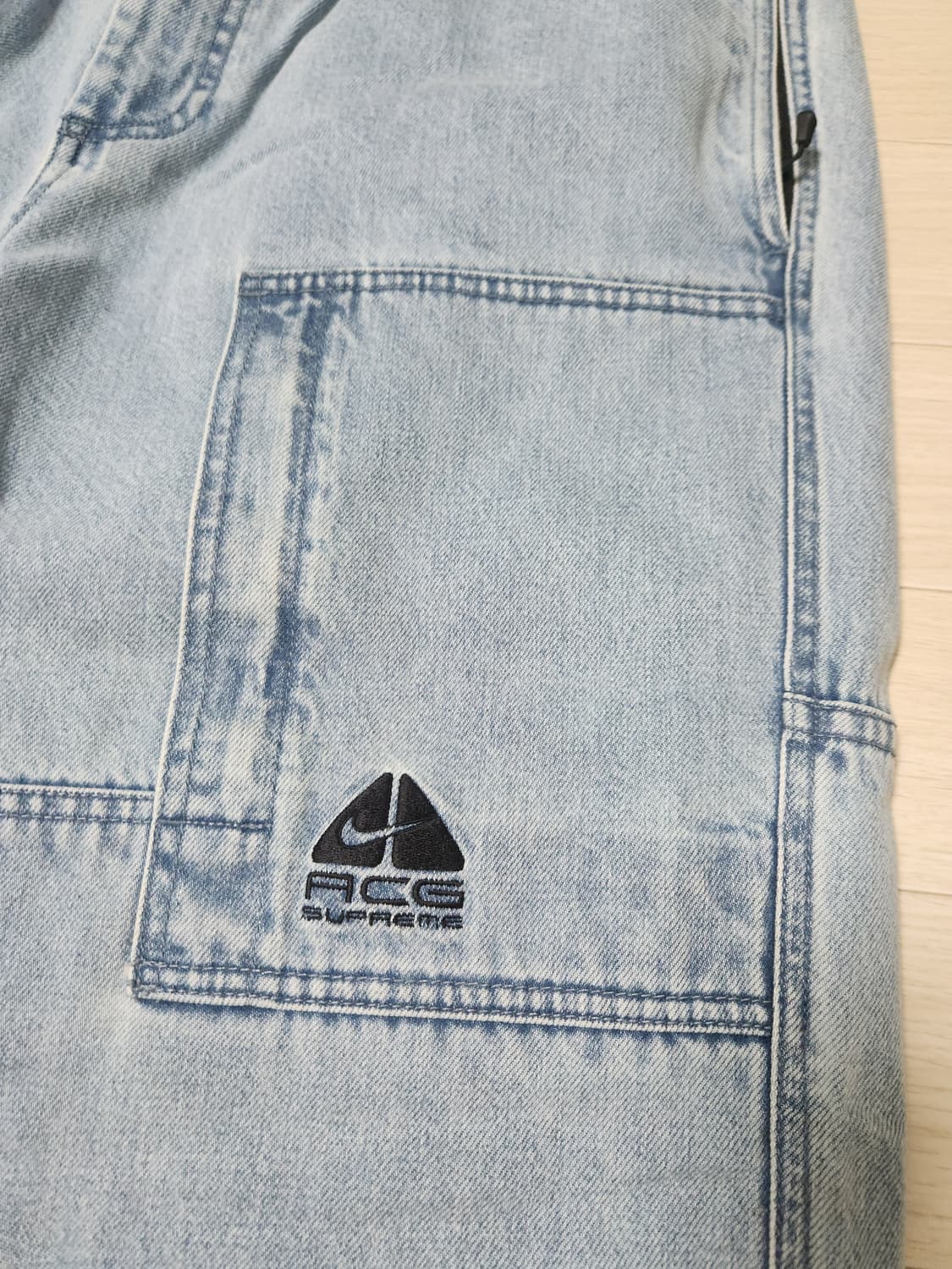 슈프림 x 나이키 ACG 벨티드 데님 팬츠 워시드 블루 - 22FW 상품이미지4