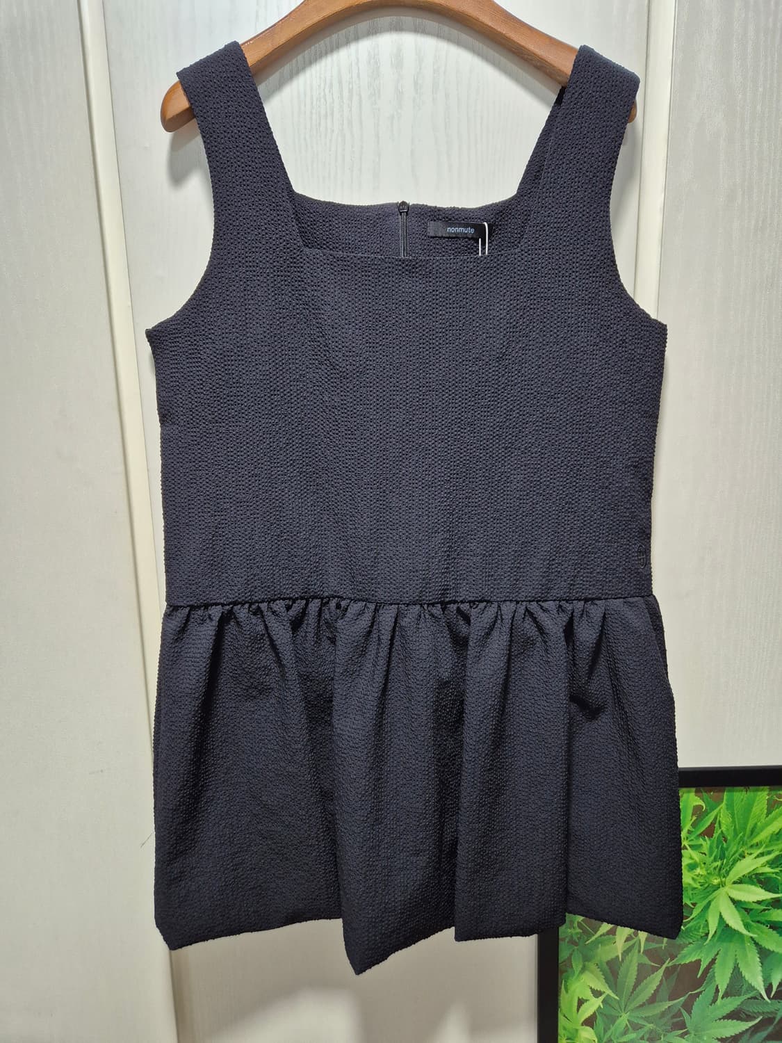 (세일)(새상품)nonmute 다크네이비 민소매 시어서커탑블라우스 상품이미지4