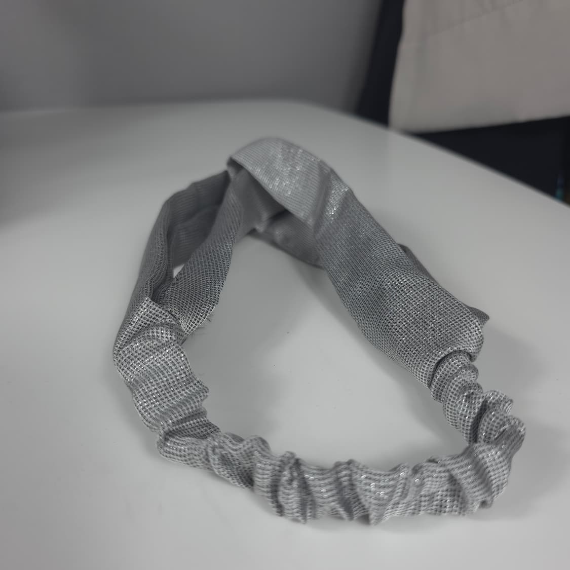 [새상품] 헤어반다나 글리터 머리띠 그레이 패션 데일리룩 상품이미지2