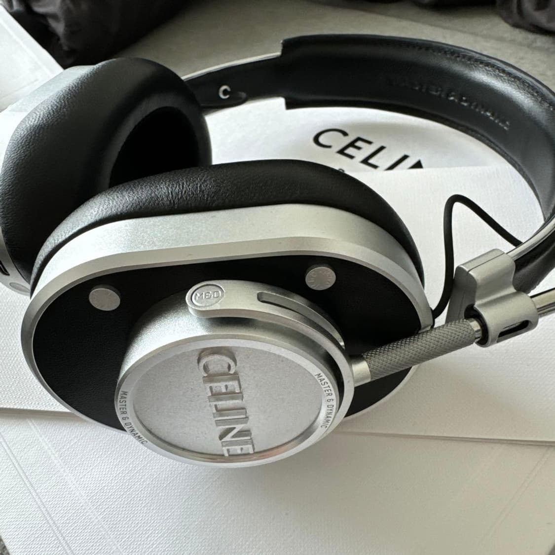 [투어스 도훈님 착용] 셀린느 다이나믹 헤드폰 상품이미지7
