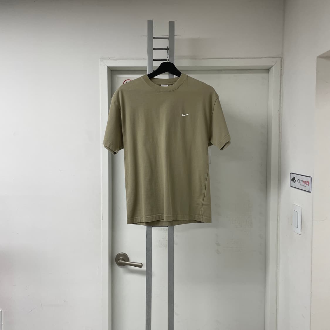 나이키 NRG 반팔 티셔츠 베이지 S  상품이미지1