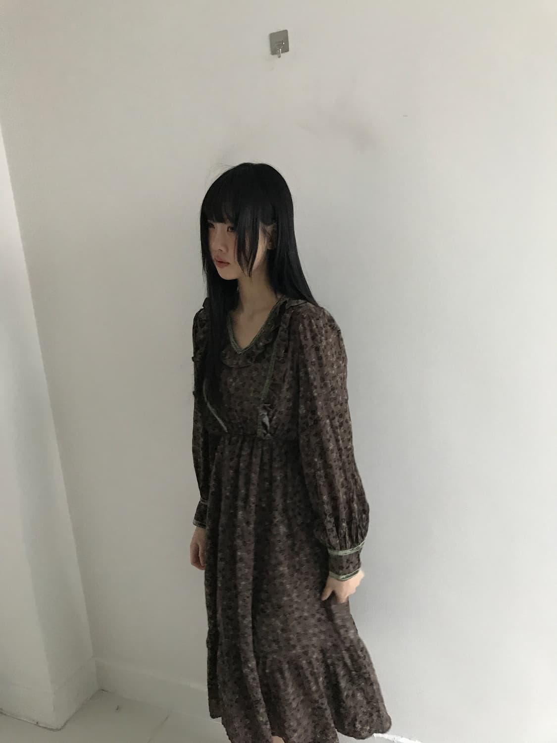 Baroque Ruffle V Neck Dress 상품이미지9