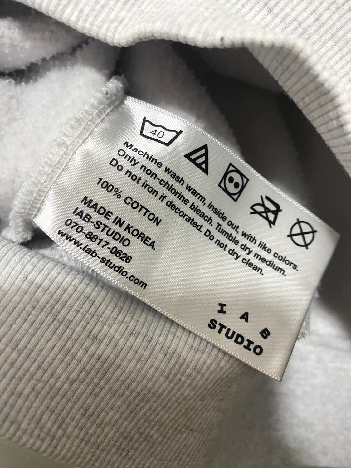 IAB STUDIO 그레이 색상 후드티 상품이미지5