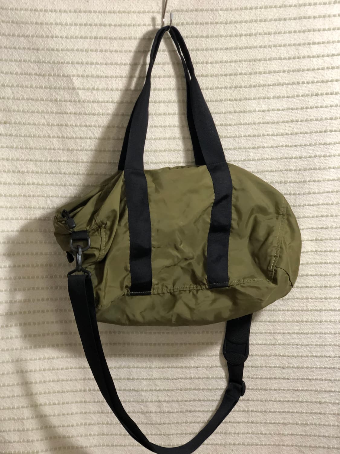 노스페이스 카키 올리브그린 컬러 러닝백 숄더백 헬스백 상품이미지2