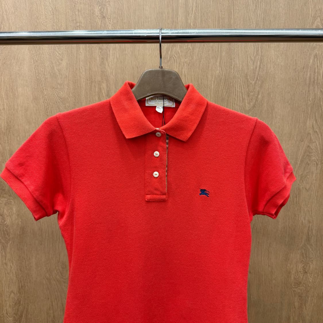 버버리 런던 PK 반팔 카라 원피스 클래식 로고 자수 디테일 레드 상품이미지4