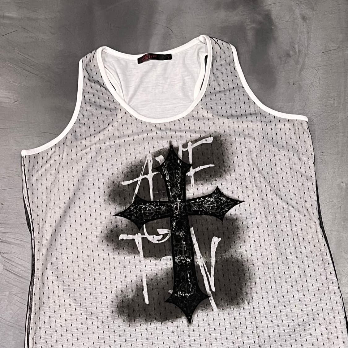  y2k 십자가 그래픽 슬리브리스 y16288 상품이미지3