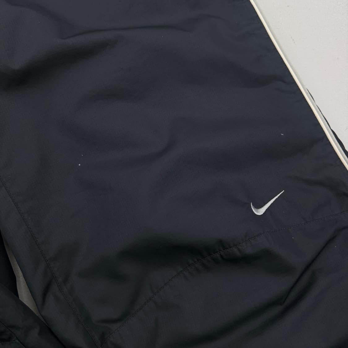 나이키 00s 미들 스우시 올드스쿨 와이드 바람막이 트랙팬츠 상품이미지4