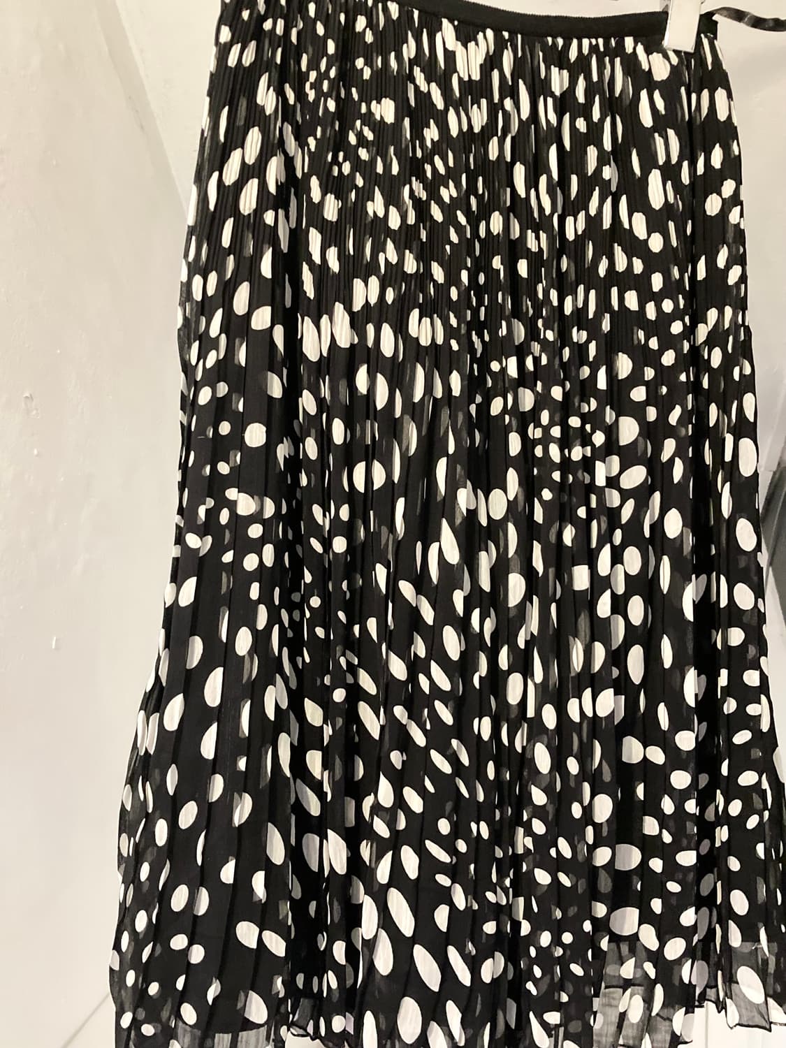 y2k 도트 프릴 플레어 미디 스커트 상품이미지7