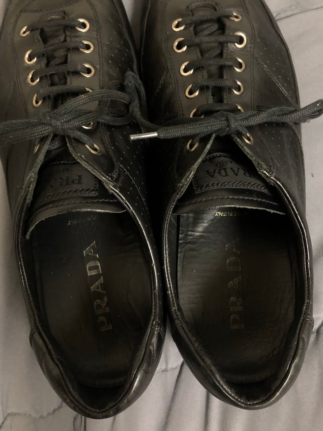 프라다 빈티지 레더 플랫 스니커즈 블랙 11 상품이미지10